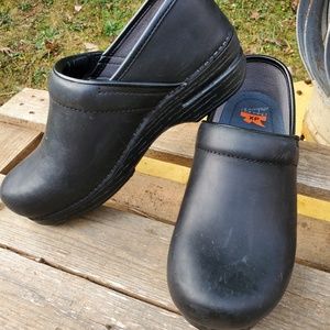 Dansko XP Clogs 39 black